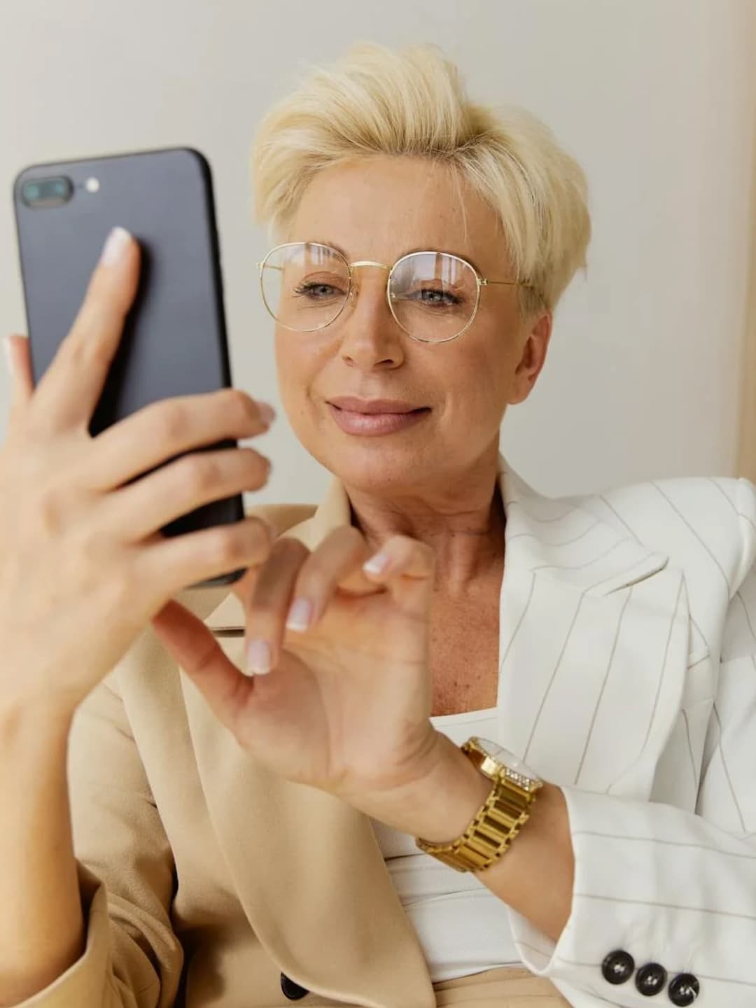 Lady Lady taking selfie