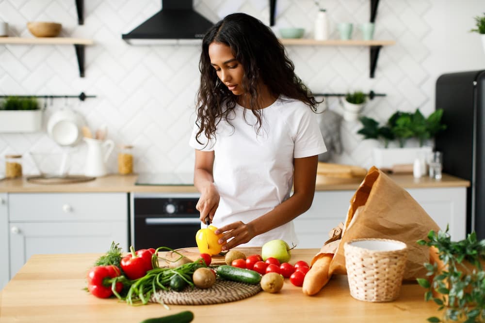 Optimizing Your Nutrition: A Guide to Eating with the 4 Phases of the Menstrual Cycle (incl. healthy recipes) Optimizing Your Nutrition: A Guide to Eating with the 4 Phases of the Menstrual Cycle (incl. healthy recipes)